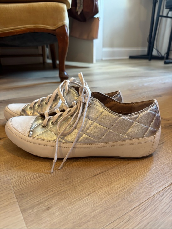 Vionic Shoes - Vionic Quilted Metallic Lace-Up Sneakers in Silver